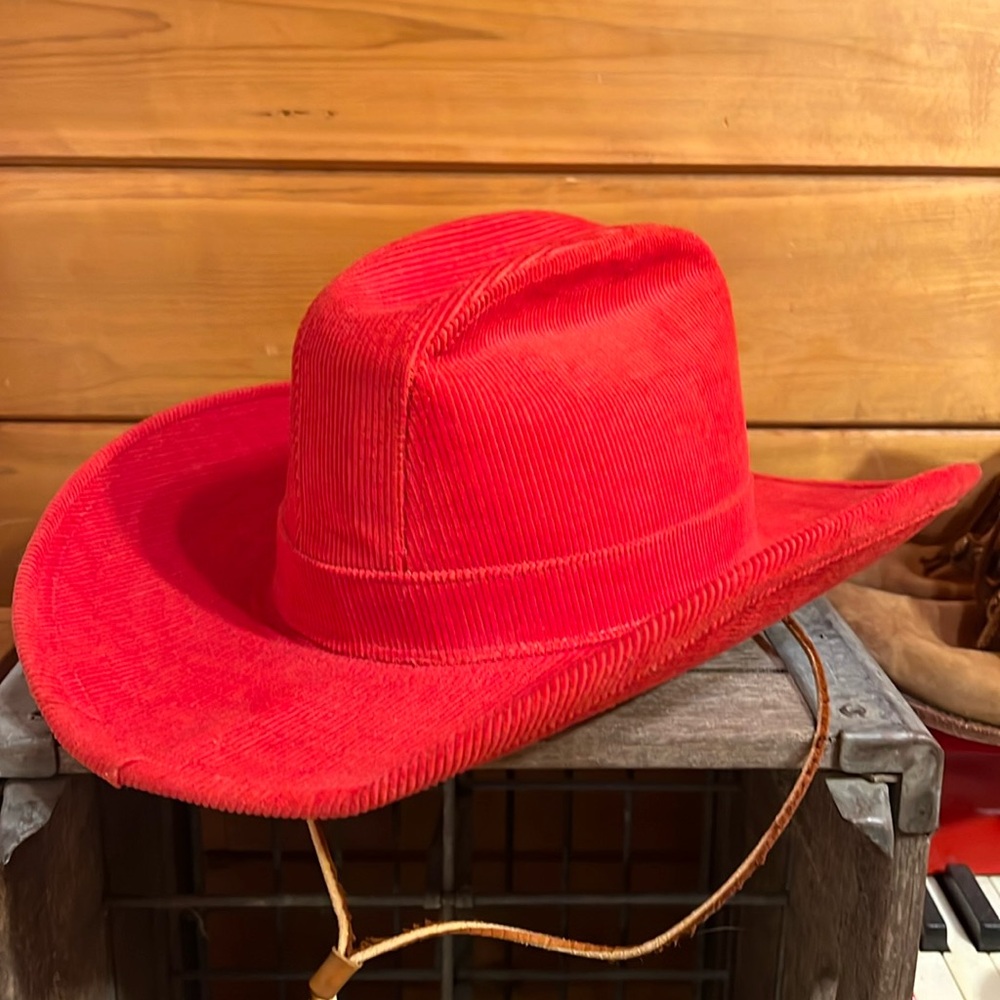 LEVIS rare vintage red  corduroy cowgirl/ cowboy western hat  70’s 🤠